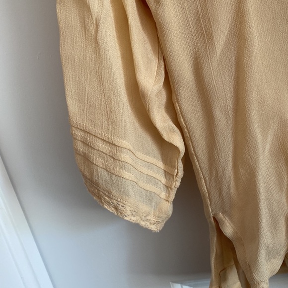 April Cornell blouse. Size large, ivory in colour. - Picture 3 of 4